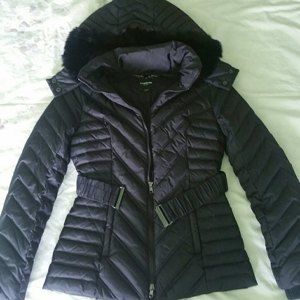 Price Drop♥️Bebe short belted puffer coat